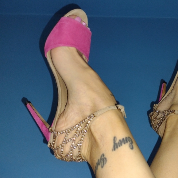 Gucci Shoes - SOLD 💔 Gucci Rhinestone Pink Chainlink Heels